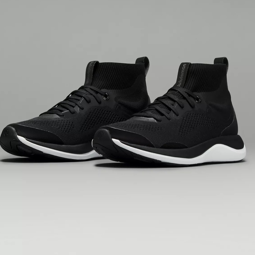 Lululemon chargefeel sneakers. Sz 8 women’s
